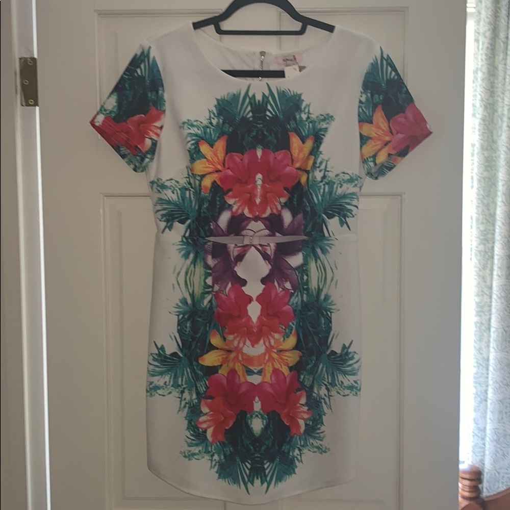 White floral short sleeve dress